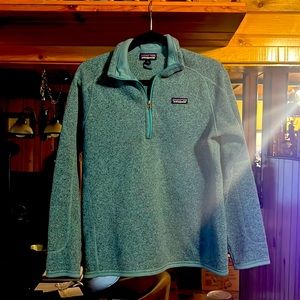 Womens Patagonia sweater pullover with zipper